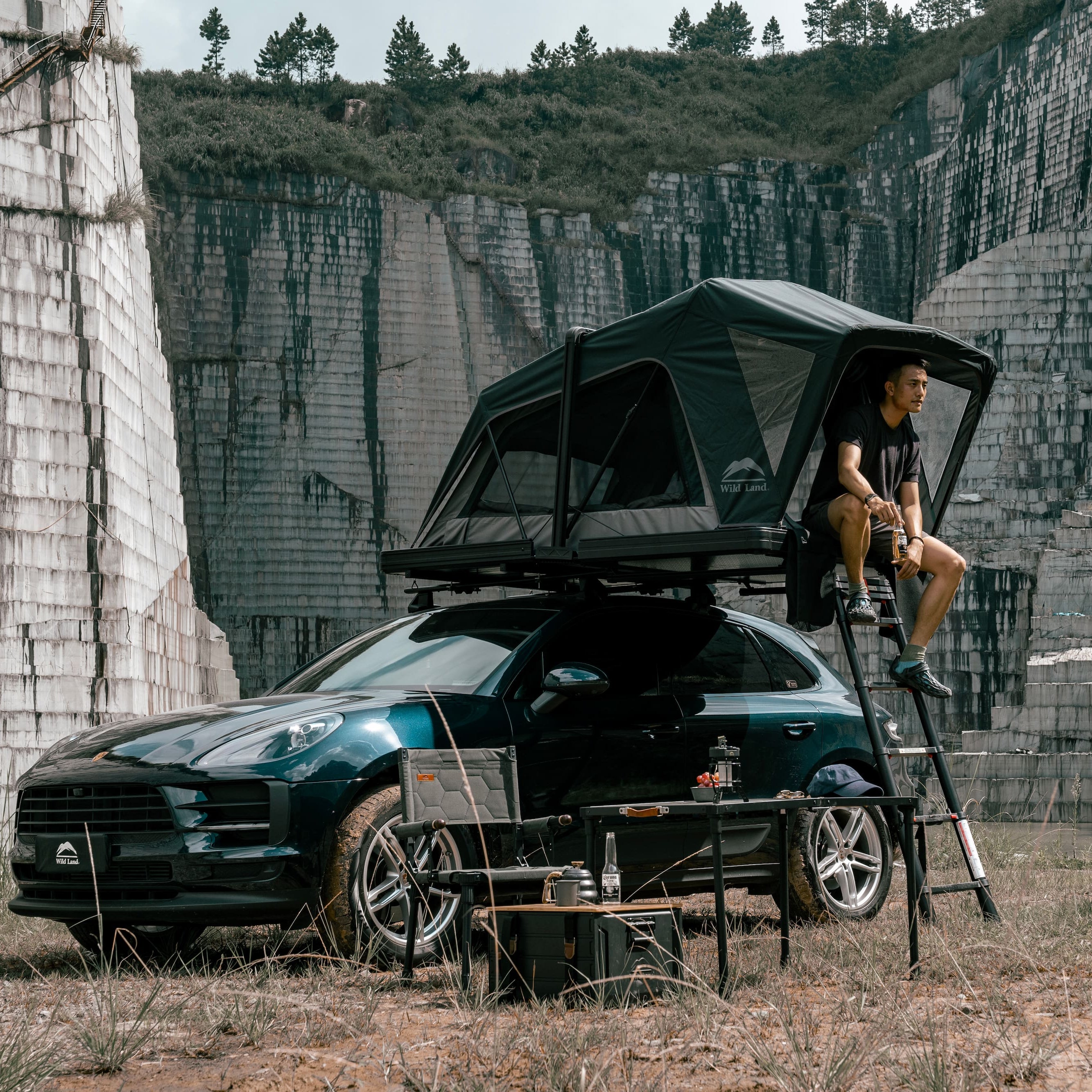 Wild Land Summit Explorer Rooftop Tent